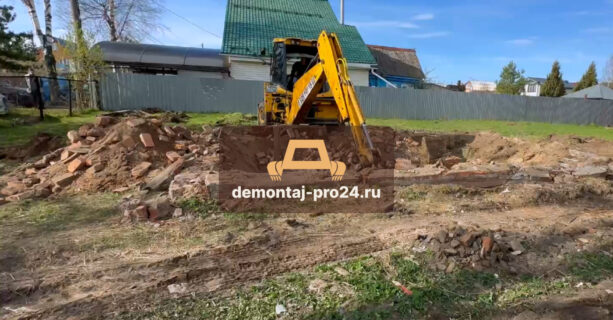 Демонтаж дома в посёлке Крюково недорого и быстро