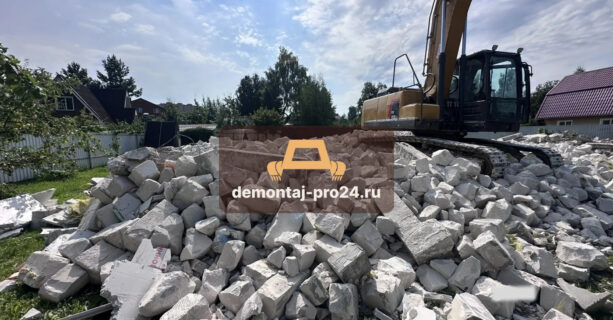 Демонтаж дома в поселке Голубое недорого и быстро